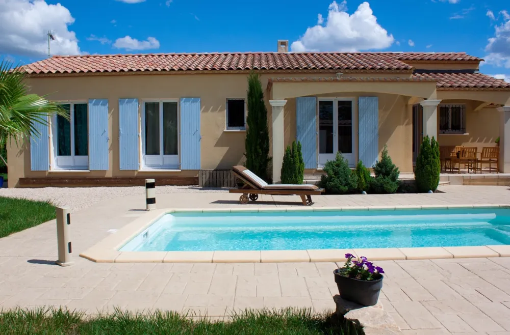 Villa provençale à la toiture en tuiles canal